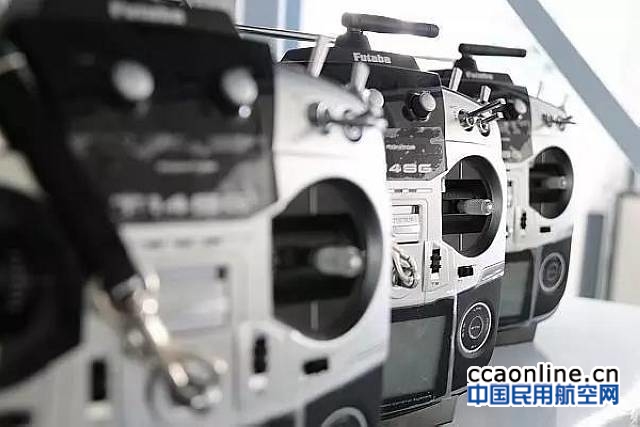 無人機